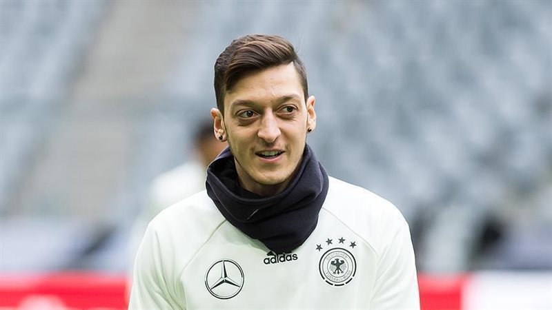 مسعود أوزيل لاعب