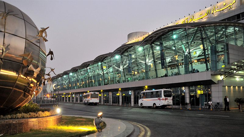 مطار القاهرة الدولى
