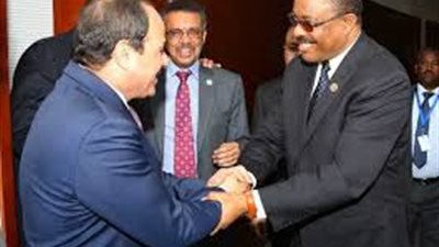 فيديو| رئيس الوزراء الإثيوبي يغادر القاهرة مصطحبًا 30 معتقلاً بعد الإفراج عنهم
