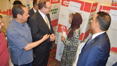 صور| المهندس شريف حبيب يوزع أجهزة عرائس لـ 50 فتاة يتيمة بـ
