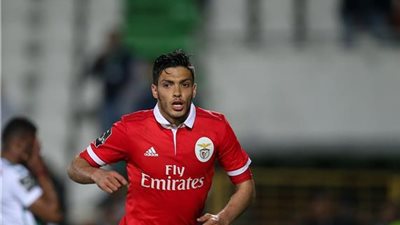 وولفرهامبتون يتعاقد مع مهاجم بنفيكا