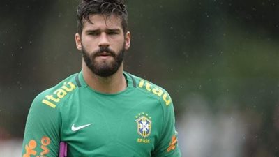 ريال مدريد يحدد شروط التعاقد مع حارس روما