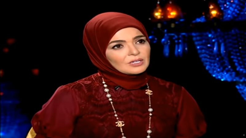  الفنانة منى عبد