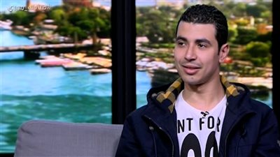 محمد أنور يهنئ أبطال فيلم 