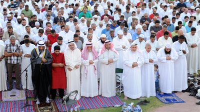 توافد الأهالي بالكويت لتأدية صلاة العيد 2018
