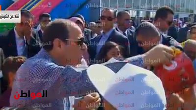 السيسي يقدم وجبات الإفطار لأطفال الشهداء في احتفال عيد الفطر