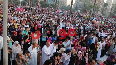 صور| ساحات الجيزة تشهد إقبالًا كبيرًا على صلاة عيد الفطر 2018