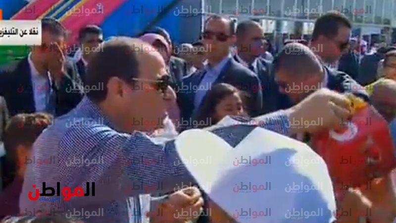 السيسي يقدم وجبات