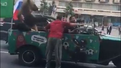 شاهد| جماهير تستعين بـ