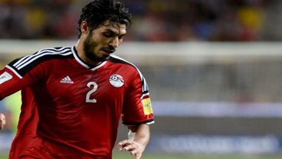 مصر في المونديال.. علي جبر ينقذ الفراعنة من تسديدة كافاني