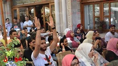 صور| شارع طلعت حرب يجمع الجماهير لمساندة فراعنة مونديال روسيا 2018