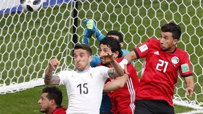 فيديو.. الشناوي يواصل تألقة ويتصدي لانفراد تام