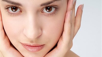 إنفوجراف.. 6 طرق طبيعية للحصول على بشرة نضرة ومتوهجة