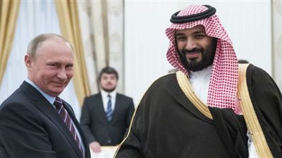 فيديو| كيف مازح بوتين بن سلمان قبل مباراة فريقي روسيا والمملكة بساعات