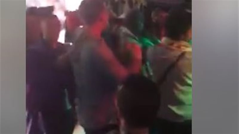  مصريون يشعلون كأس