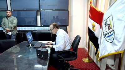 محافظ بني سويف يؤكد على توافر أرصدة آمنة من المواد البترولية بـ