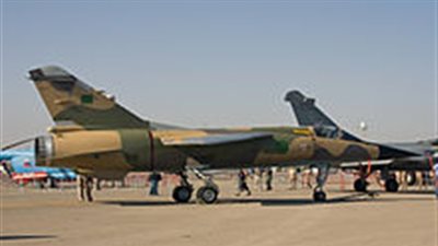 القوات الليبية تشن غارات على إرهابيين رأس لانوف 