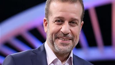 شريف منير بصورة جديدة من روسيا 