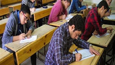 امتحانات الثانوية العامة 2018| وزارة التعليم: ضبط  طلاب قاموا  بتسريب أجزاء من امتحان الفيزياء والتاريخ 