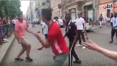 فيديو| مصريون يلعبوا كرة قدم في شوارع موسكو بـ مونديال روسيا 2018