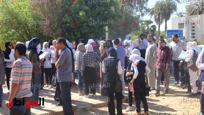 صور| طلبة الوادي الجديد: التاريخ سهل والفيزياء متوسطة الصعوبة