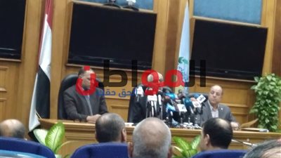 صور| التعليم: امتحاني الفيزياء والتاريخ في مستوي الطالب المتوسط.. ولا يوجد أي تسريب