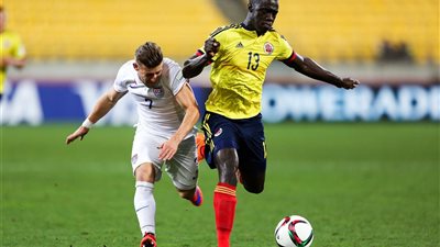 سانشيز يحصل على أول بطاقة حمراء في كأس العالم
