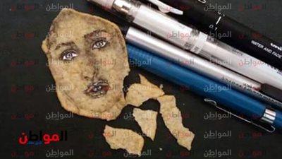بالصور.. فنان على غير المتوقع .. يرسم بـ