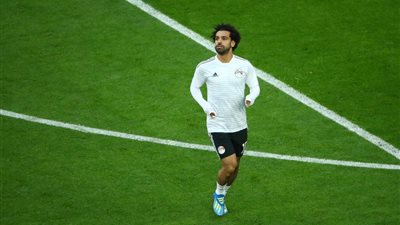 سعد سمير يثير الجدل في عمليات الإحماء.. ومحمد صلاح لا يرى سوى حلمه