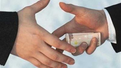 نظر محاكمة قاضي حصل على رشوة لتخفيف حكم الإعدام 
