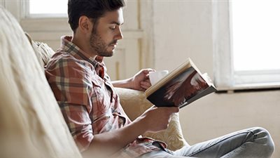 هل القراءة عن الثقافة الجنسية ووضعيات الجماع يقدح في المروءة؟