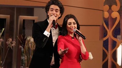 محمد محسن وزوجته هبة مجدي يداعبان الجمهور على طريقتهم الخاصة