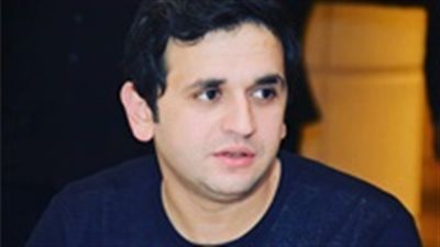 مصطفي خاطر ينشر صورة جديدة مع أنور والميرغني