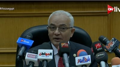 رئيس قطاع التعليم يكشف موعد بدء تصحيح العينة العشوائية لامتحان الرياضيات البحتة