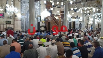 تفاصيل شعائر صلاة الجمعة من مسجد الحسين
