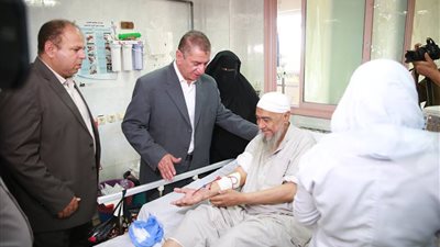 بالصور.. محافظ كفر الشيخ يحيل 33 طبيب بـ