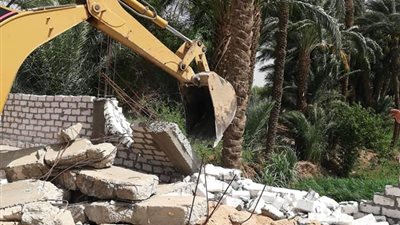 إزالة ٢٢ حالة تعدى على مساحة ٤٢٠٠ على أملاك الدولة والاراضى الزراعية بـ