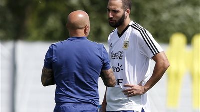 التليفزيون الأرجنتيني : سامباولي يعتمد علي هيجواين أمام نيجيريا