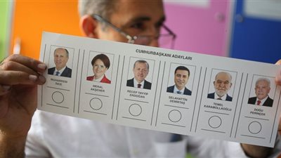 الرئيس الفلسطيني يهنئ أردوغان تصدره الانتخابات التركية