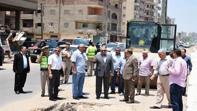 صور.. جولة تفقّدية لمحافظ الشرقية في مدينة الزقازيق