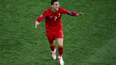 رونالدو يهدد مرمى إيران مبكرًا