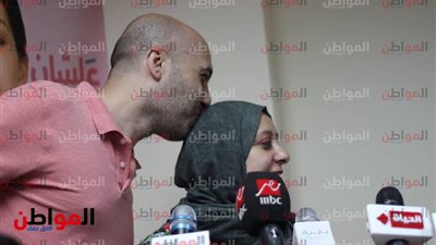 فيديو| محاربة سرطان ثدي زوجها يمنحها 