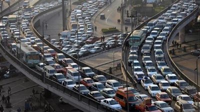 تباطؤ في حركة السيارات على محور صلاح سالم 