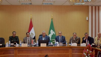 الجهاز التنفيذي لمحافظة الشرقية يتابع فيلم تسجيلي عن دور جمعية بسمة للإيواء