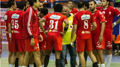 محمد إبراهيم: الأهلي قادر على تخطي الصعاب