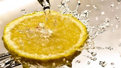 لتغذية الشعر الدهني.. إليكِ قناع الليمون وزيت الزيتون