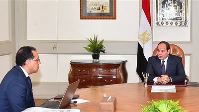 السيسي يكلف رئيس الوزراء بتكريم جميع الوزراء السابقين