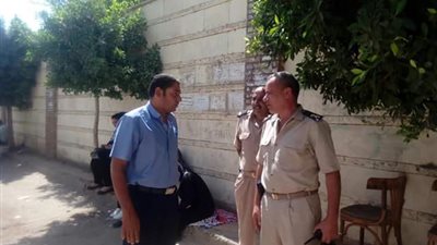 صور.. مسئولو حي غرب يتفقدون لجان امتحانات الثانوية العامة 2018 بالمنصورة