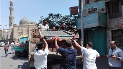 صور.. رئيس حي السيدة الزينب يكثف من حملاته المكبرة لرفع جميع الإشغالات