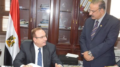 محافظ بني سويف يهنئ أوائل الدبلومات الفنية من أبناء المحافظة